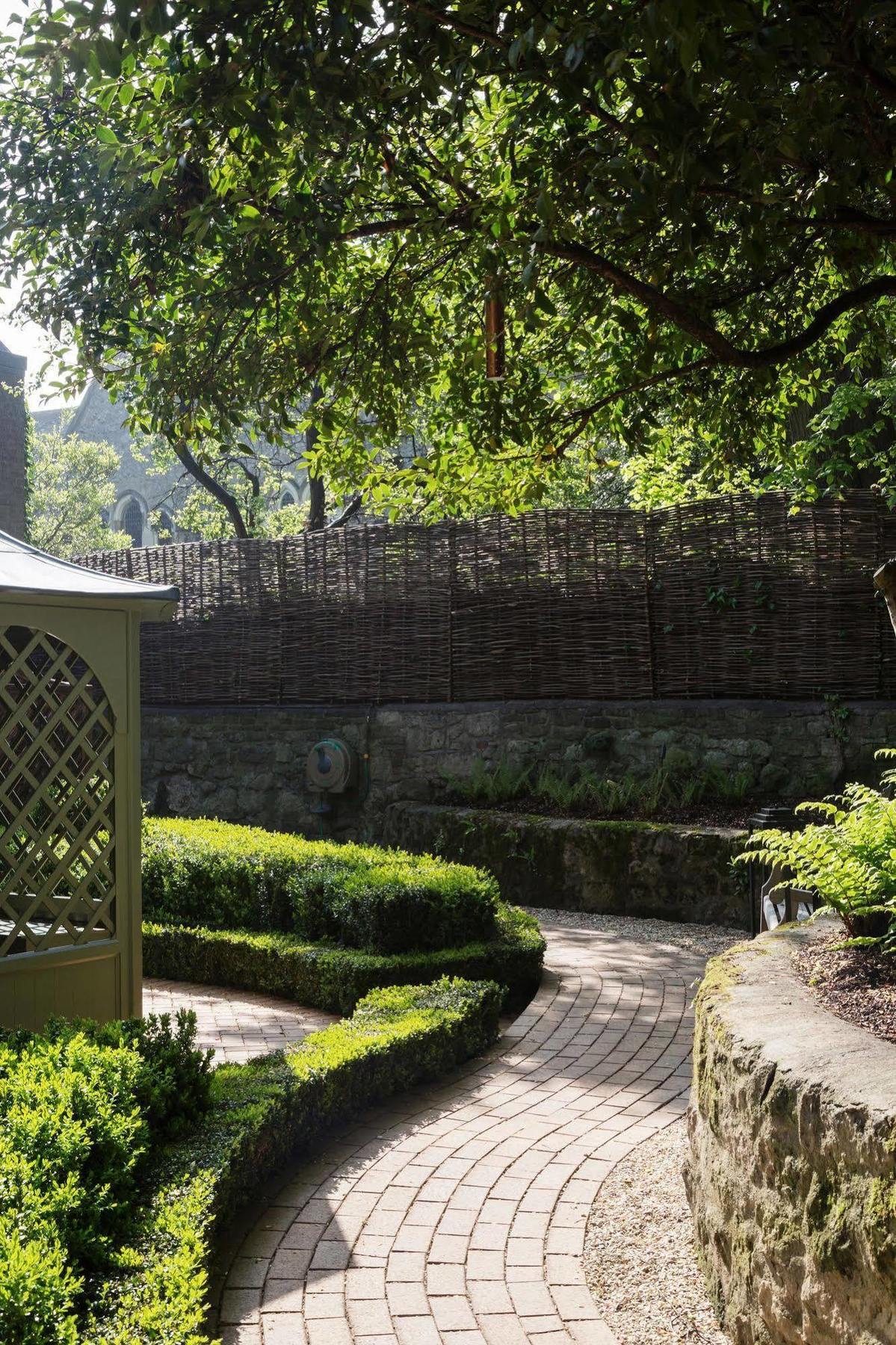 Old Parsonage Hotel Oxford Exteriör bild The garden